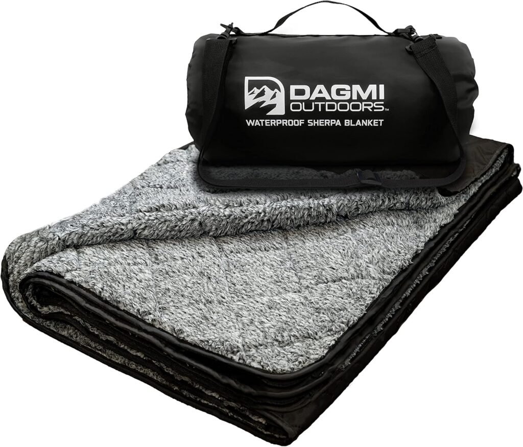 Dagmi Outdoors Sherpa Waterproof Outdoor Blanket. Large Sherpa Stadium  Camping Blankets for Cold Weather. Perfect for Picnic, Concerts, Grass, Car, Boat. Windproof, Extra Warm, Machine Washable.