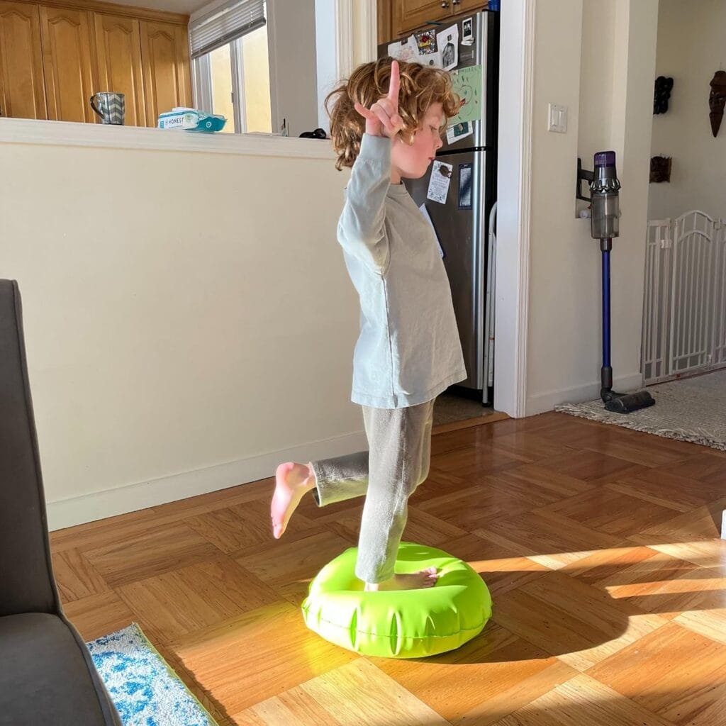 LILYPAD Wiggle Seat for Sensory Kids | Stackable, Flexible Seating for Classroom Elementary, Middle School or Home Learning | Lightweight, Portable Wobble Cushion Floor Seating (1 Pack)